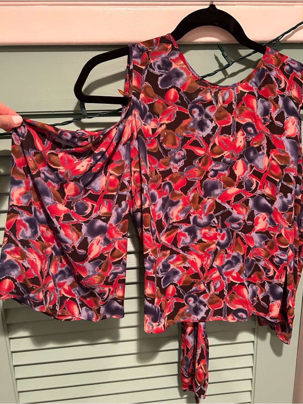 BCBGMaxAzria Multicolor Floral-Abstract Sleeveless Top